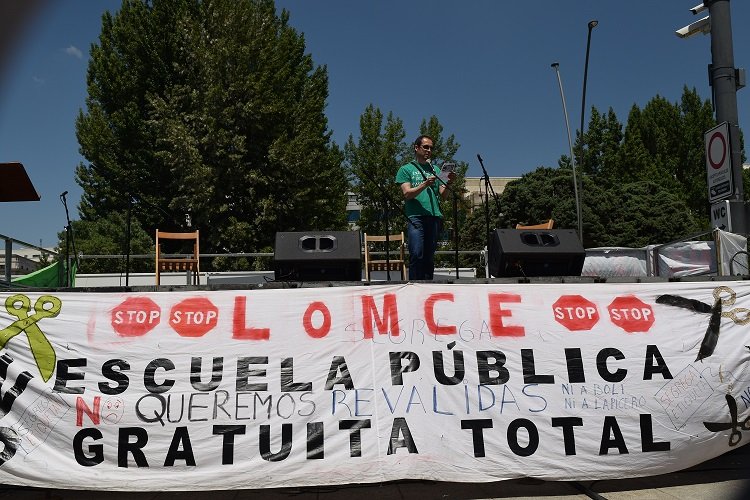 Lectura del manifiesto por la Escuela pública